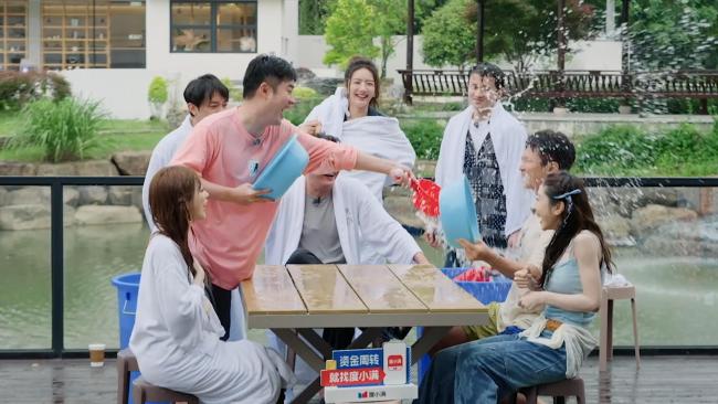 《哈哈哈哈哈》第五季夏日特辑来袭联丰优配，跟着水战默契挑战放飞笑点